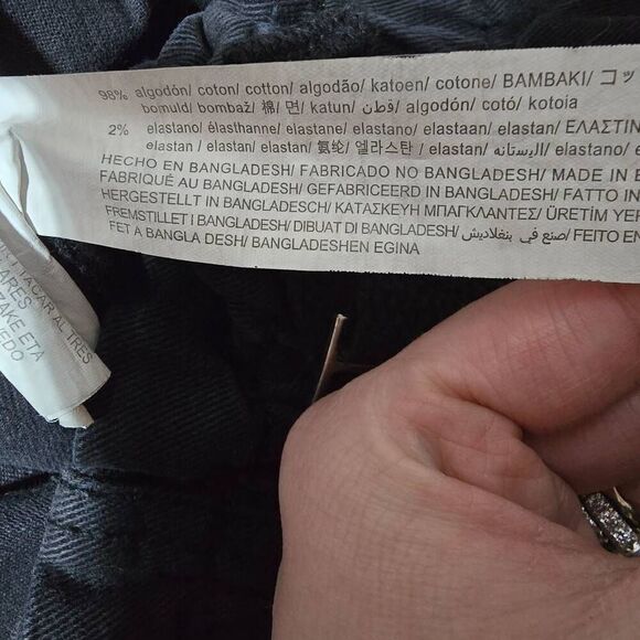 5/$25 Bershka Black Denim Paperbag Shorts - Picture 4 of 4